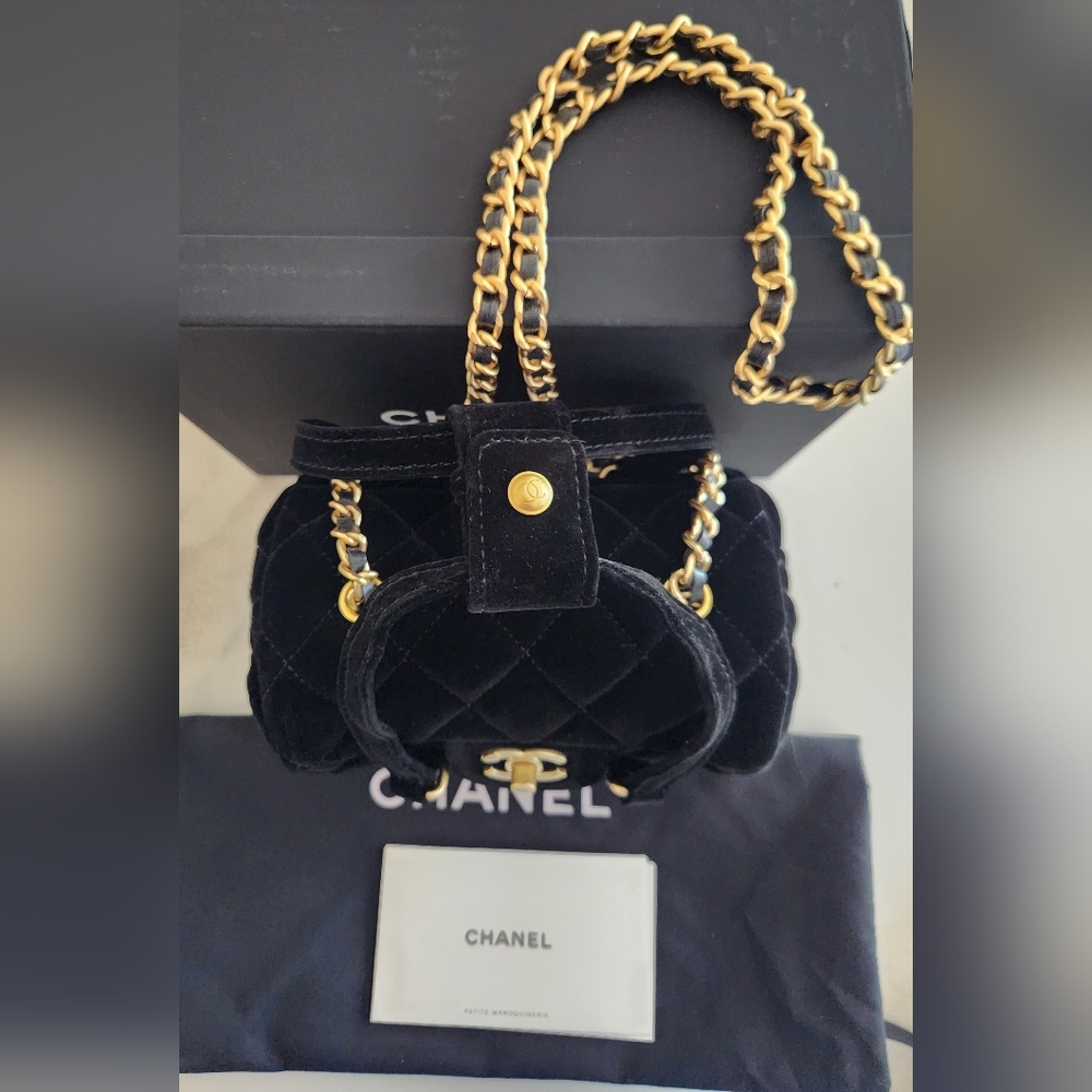 Chanel Gift with Purchase Black Velvet Quilted Handbag - Picture 10 of 17